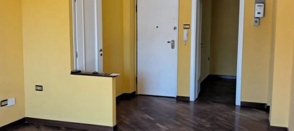 Apartamento de 3 dormitorios en Foggia, Italy No. 358087 3
