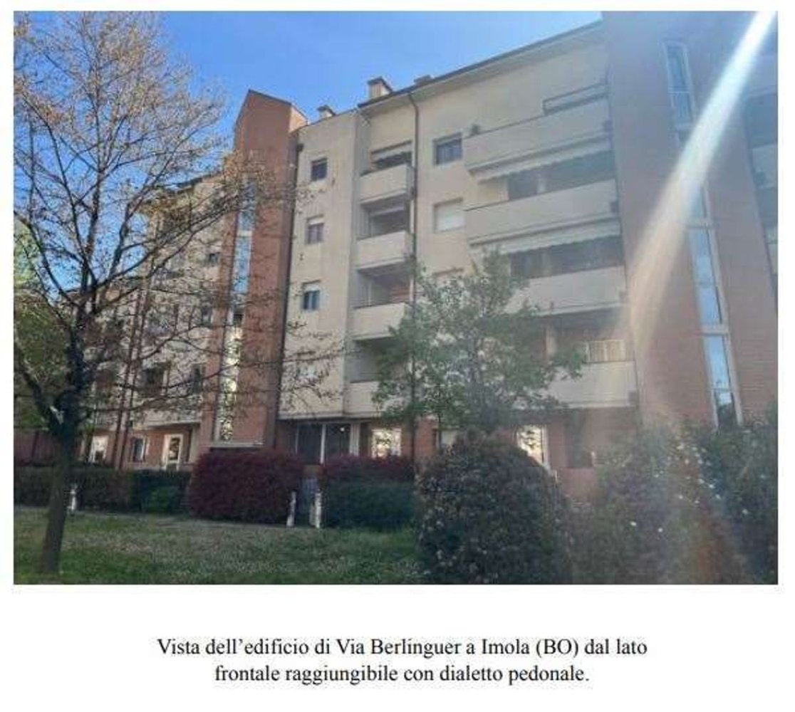 99 rooms Apartment in Imola, Italy No. 295269
