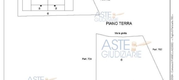 305 bedrooms House in Pianella, Italy No. 356046 10