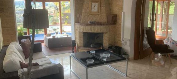 4 chambres Propriété commerciale à Laneia, Cyprus No. 16758 3