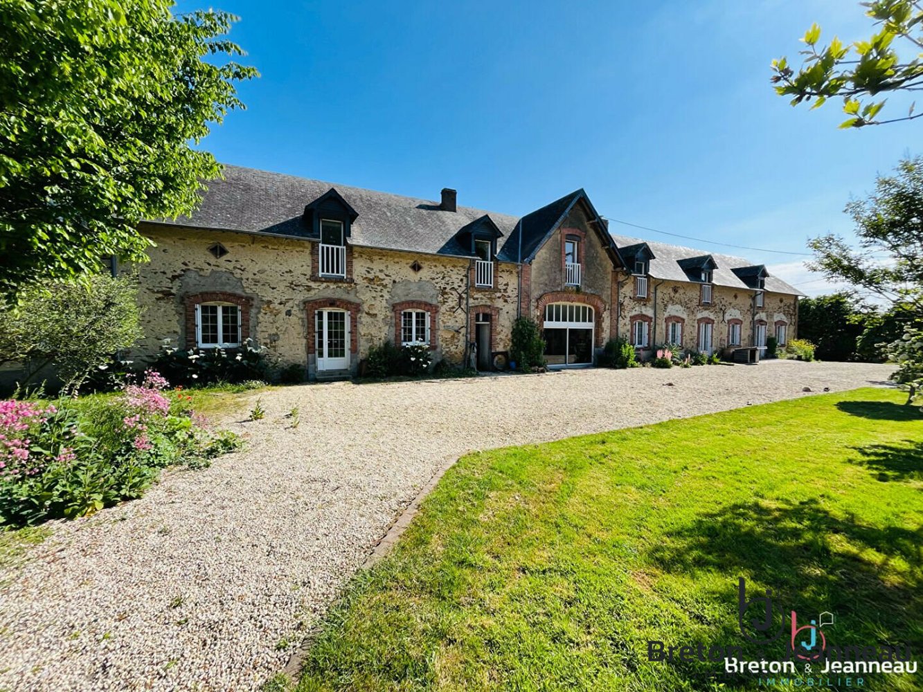 Casa de 12 dormitorios en Mayenne, France No. 359218