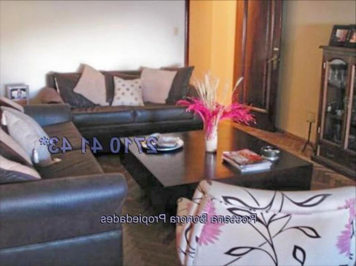 3 bedrooms Apartment in Montevideo, Uruguay No. 9798