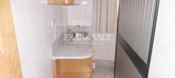 90m² Office in Sliema, Malta No. 12889 2