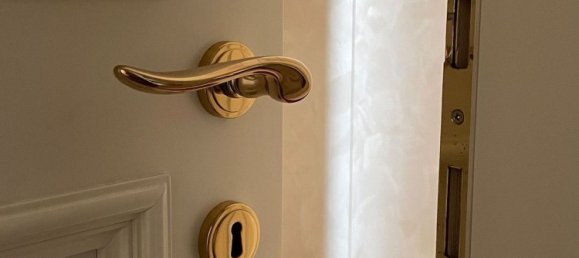 6 bedrooms Apartment in Mantua, Italy No. 361229 3