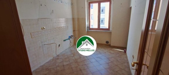 3 bedrooms Apartment in Benevento, Italy No. 373339 5