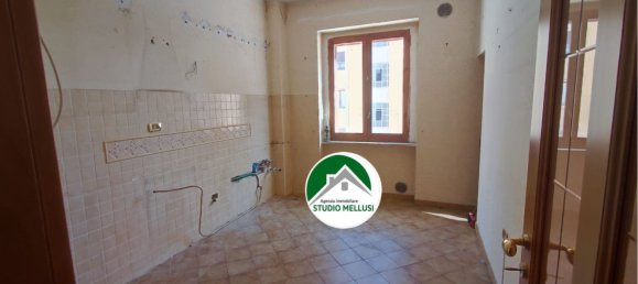 3 bedrooms Apartment in Benevento, Italy No. 373339 4