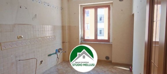 3 bedrooms Apartment in Benevento, Italy No. 373339 8