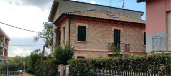 Квартира с 7 комнатами в Чивитанова Марке, Италия № 96756 2