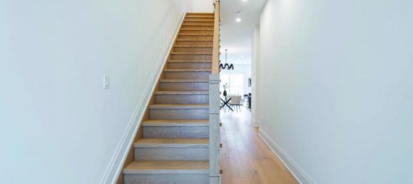 5 bedrooms House in Mississauga, Canada No. 891 8