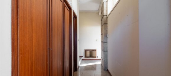 5 bedrooms House in Sao Mamede de Infesta, Portugal No. 123137 13