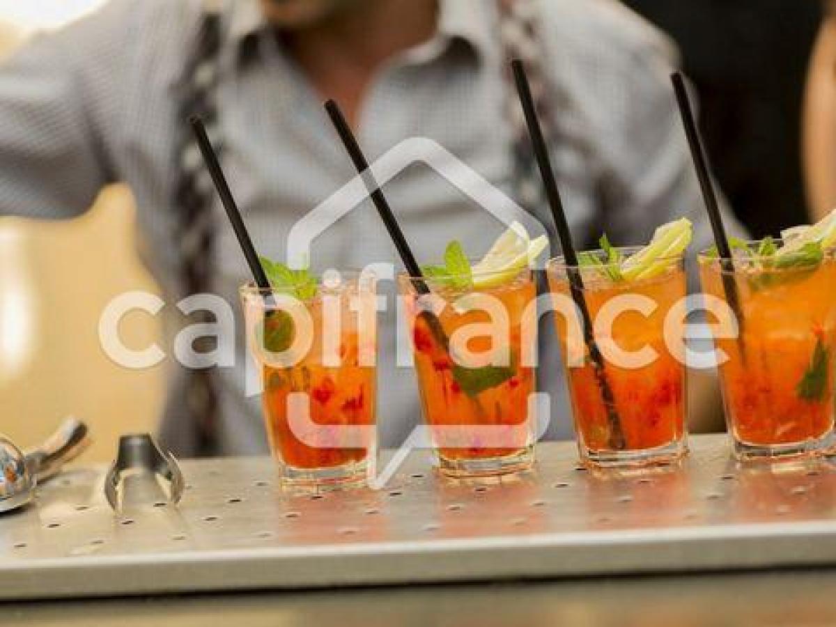 100m² Office in Nantes, France No. 19494