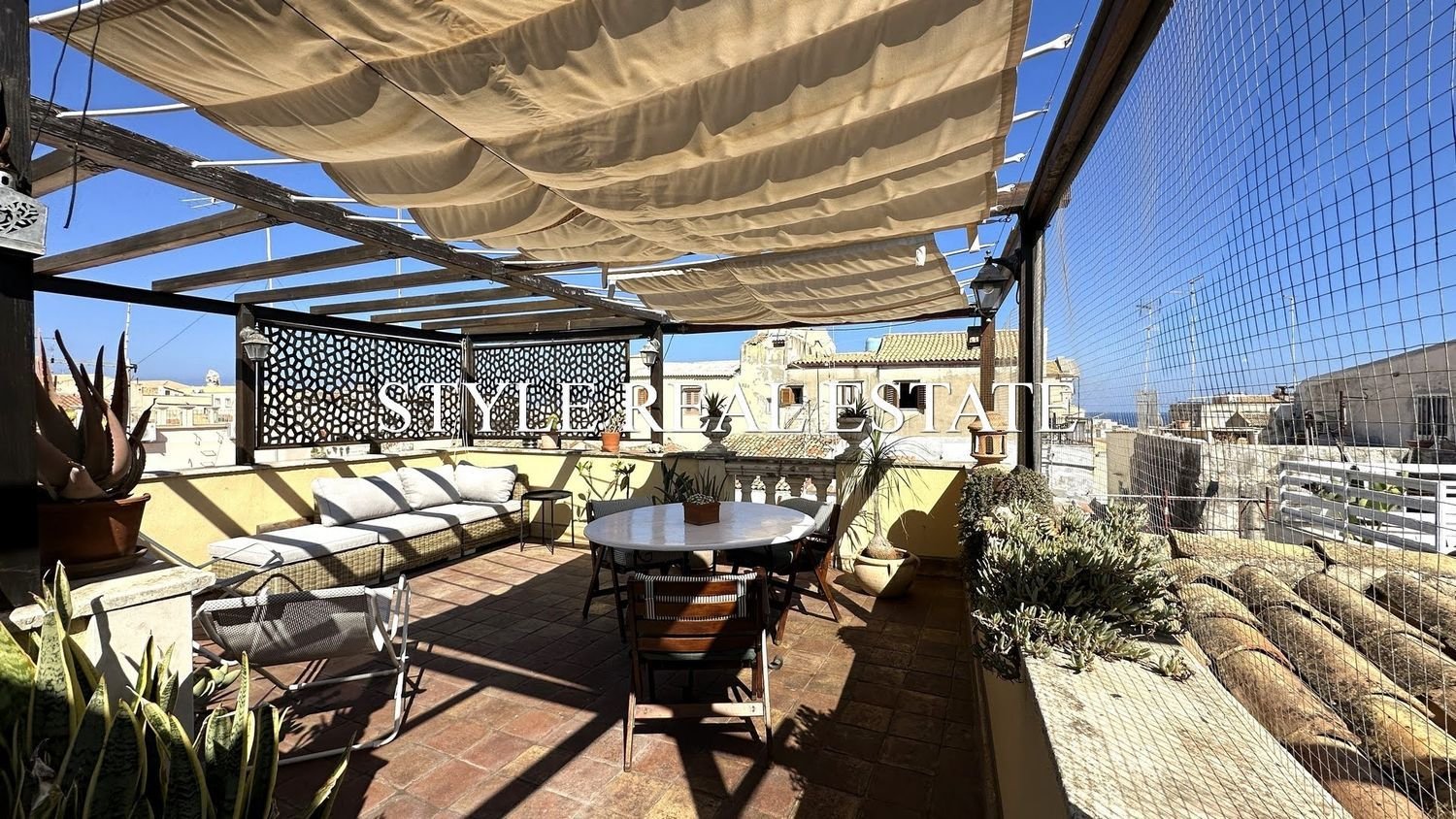 4 bedrooms Duplex in Syracuse, Italy No. 402122