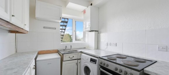 2 bedrooms Apartment in Tadworth, United Kingdom No. 9756 13