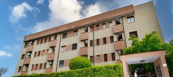 2 bedrooms Apartment in Vanzago, Italy No. 325729 3