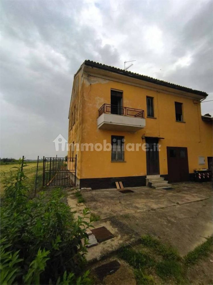 5 bedrooms Villa in Viguzzolo, Italy No. 346552