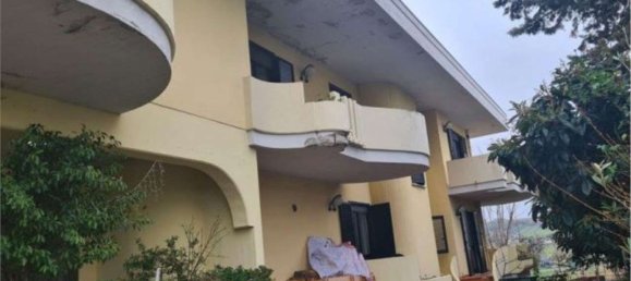 Дом с 8 комнатами в Коррополи, Италия № 269945 3