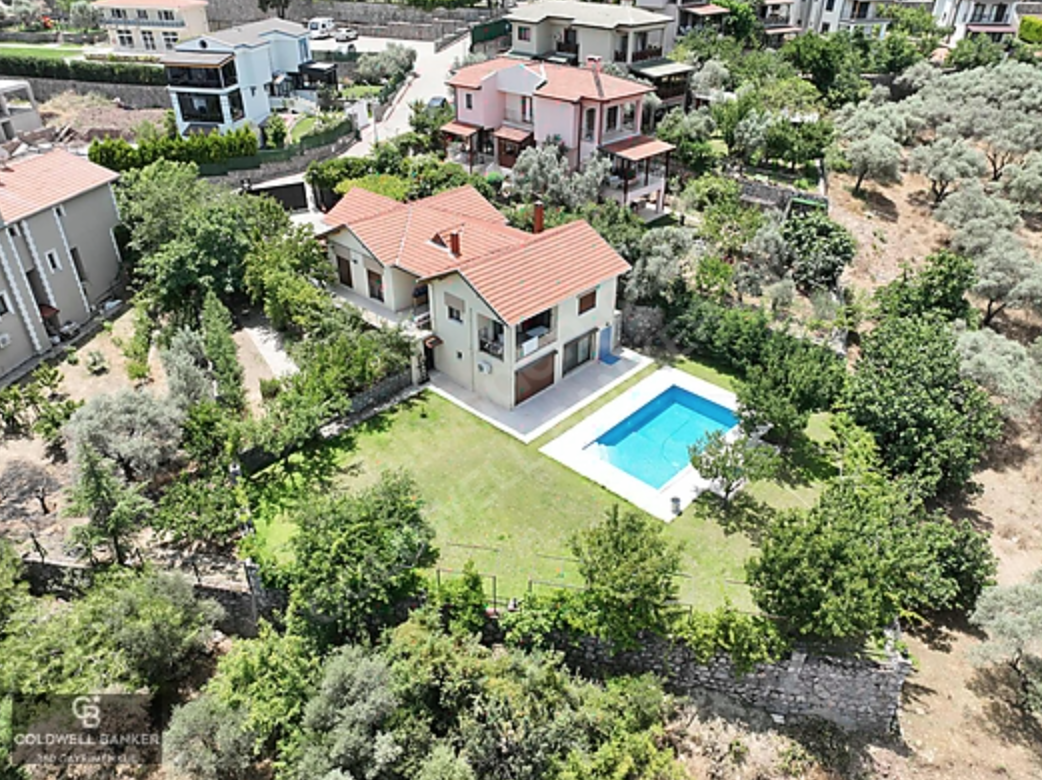 Villa 4+2 in Izmir, Turkey No. 40992
