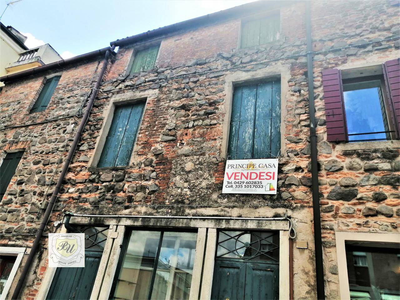 5 rooms Building in Padua, Italy No. 207720