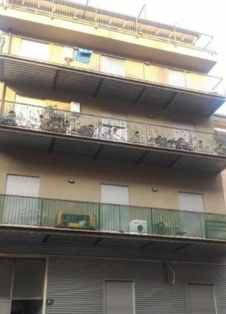 2 rooms Apartment in Milan, Italy No. 247327