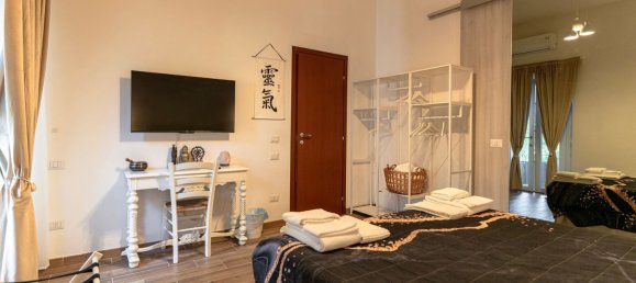 3 bedrooms Apartment in Florence, Italy No. 372462 16