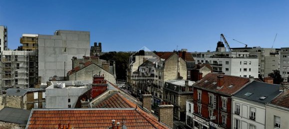 2 bedrooms Apartment in Reims, France No. 250369 4