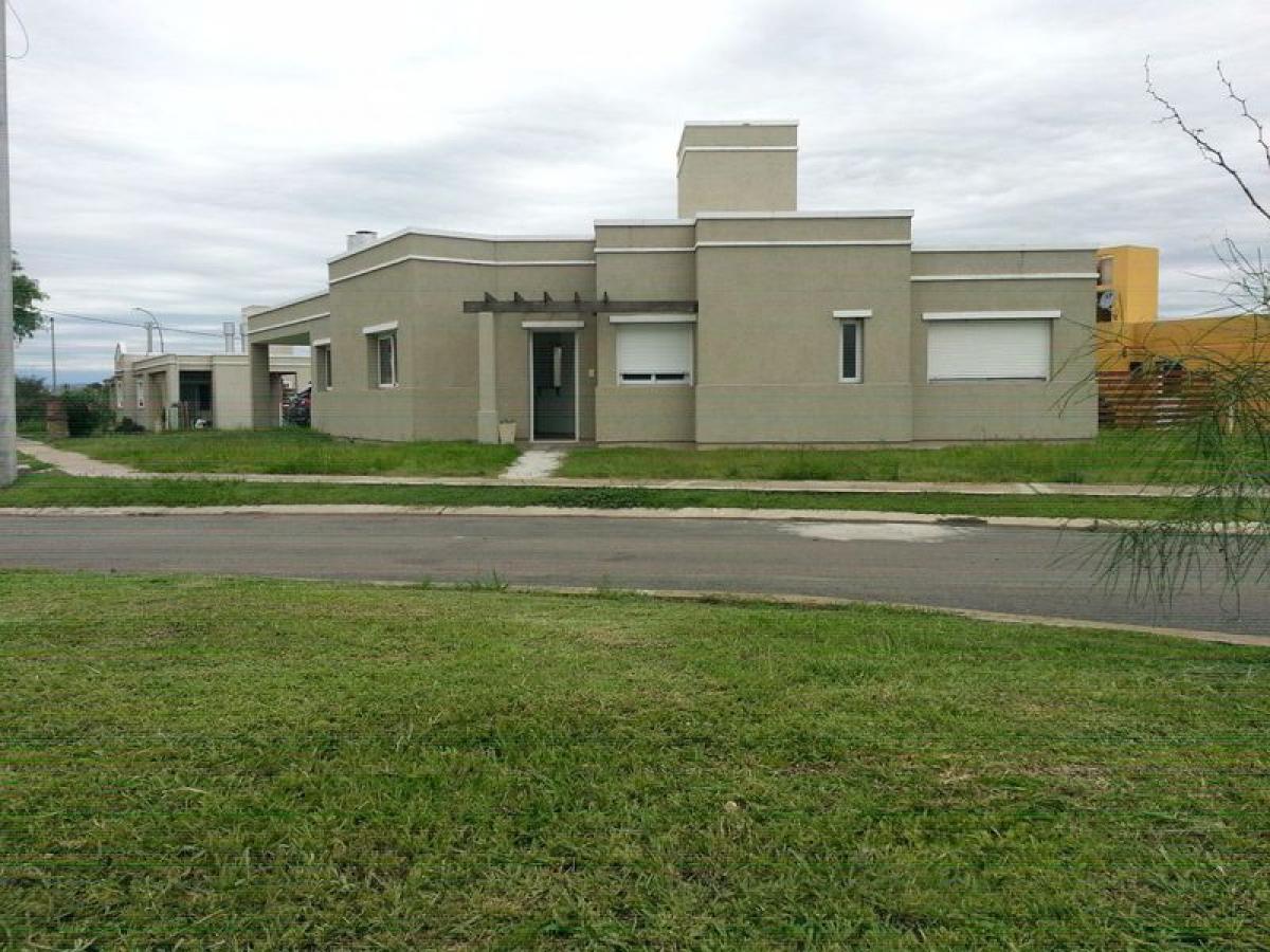 Дом с 3 спальнями в Кордоба, Аргентина № 1651