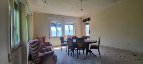 4 bedrooms Apartment in Neirone, Italy No. 279807 9