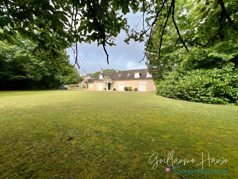 5 bedrooms Castles in Niherne, France No. 256931