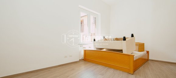 3-salle Appartement à Robbio, Italy No. 291087 8