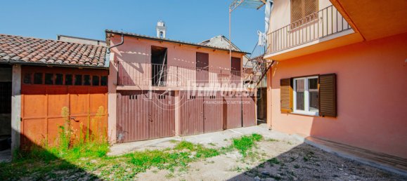 3-salle Appartement à Robbio, Italy No. 291087 14