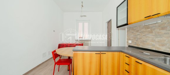 3-salle Appartement à Robbio, Italy No. 291087 16