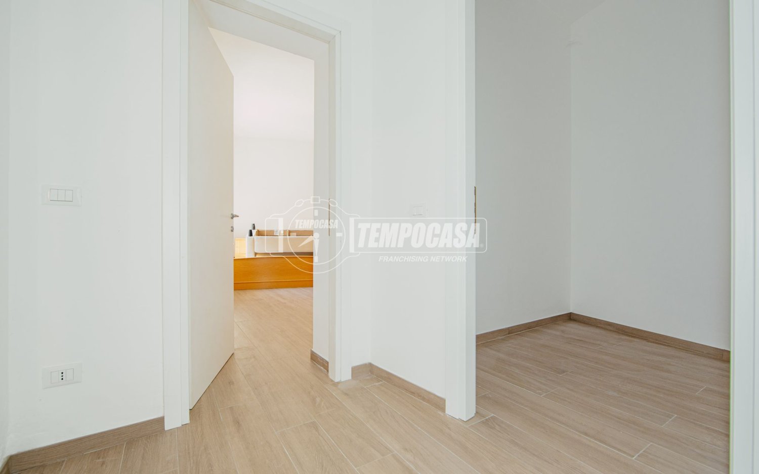 3-salle Appartement à Robbio, Italy No. 291087