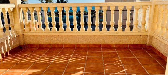 3 bedrooms House in Mil Palmeras, Spain No. 138044 3