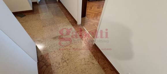 3-salle Appartement à Turin, Italy No. 40800 15