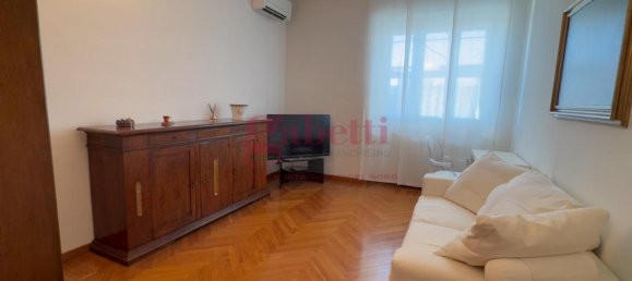 3-salle Appartement à Turin, Italy No. 40800 35