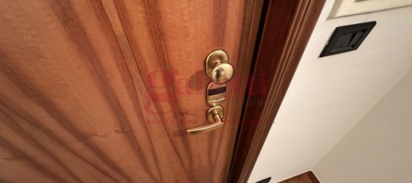 3-salle Appartement à Turin, Italy No. 40800 13