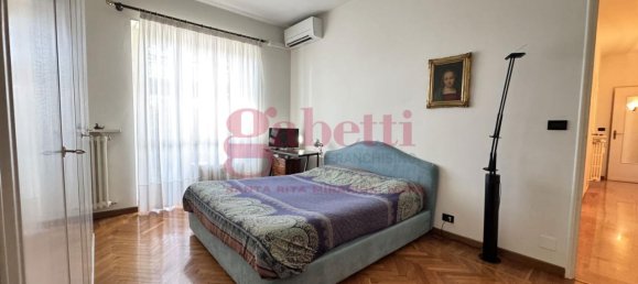 3-salle Appartement à Turin, Italy No. 40800 28