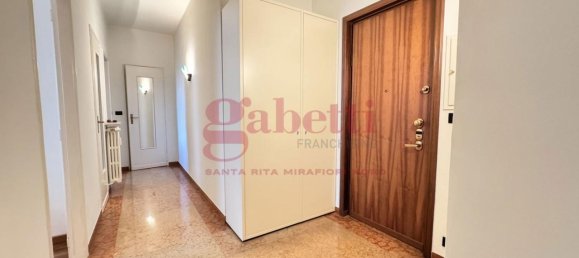 3-salle Appartement à Turin, Italy No. 40800 10