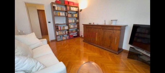 3-salle Appartement à Turin, Italy No. 40800 18