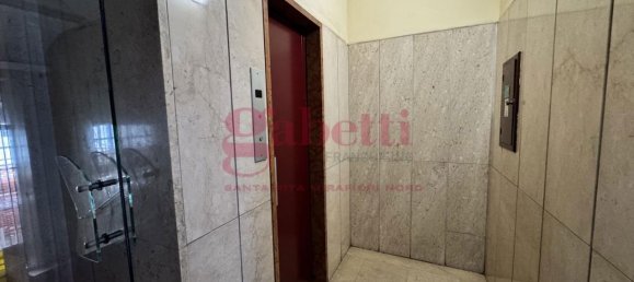 3-salle Appartement à Turin, Italy No. 40800 12