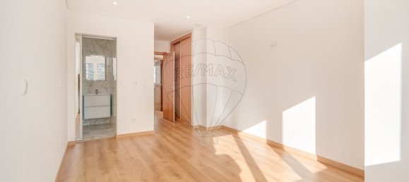 2 Schlafzimmer Wohnung in Lisbon, Portugal, Nr. 352869 8