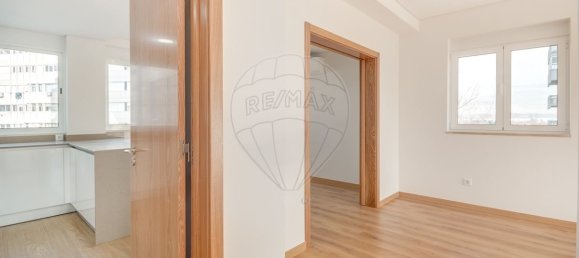 2 Schlafzimmer Wohnung in Lisbon, Portugal, Nr. 352869 12