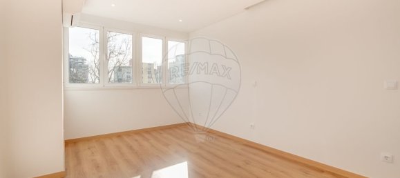 2 Schlafzimmer Wohnung in Lisbon, Portugal, Nr. 352869 3