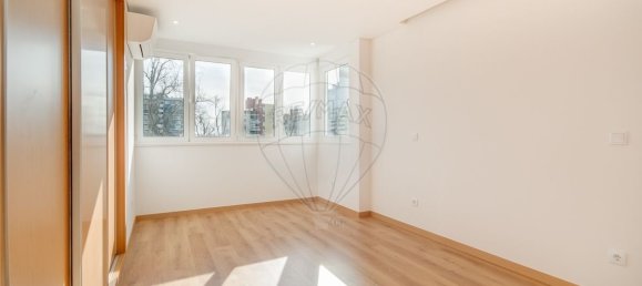 2 Schlafzimmer Wohnung in Lisbon, Portugal, Nr. 352869 7
