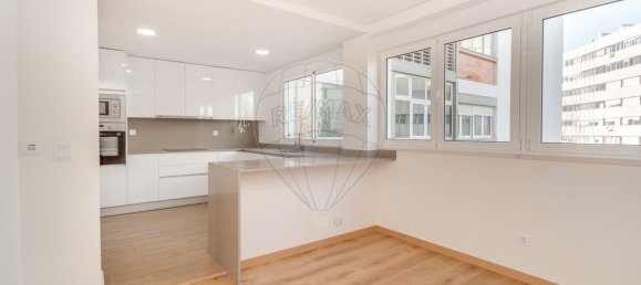 2 Schlafzimmer Wohnung in Lisbon, Portugal, Nr. 352869 14