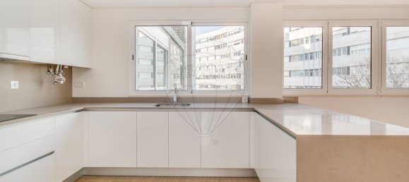 2 Schlafzimmer Wohnung in Lisbon, Portugal, Nr. 352869 15