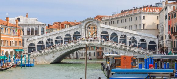 3 bedrooms Apartment in Venice, Italy No. 107456 3