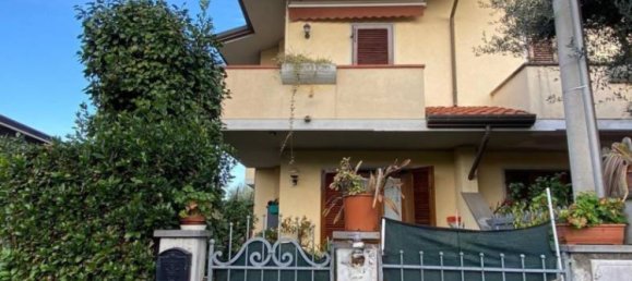 2 Schlafzimmer Haus in Montignoso, Italy, Nr. 80858 3