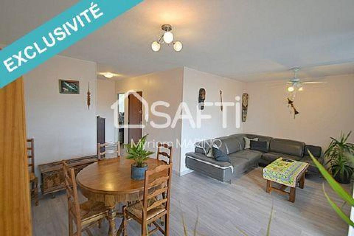 3 bedrooms Apartment in Frejus, France No. 10938