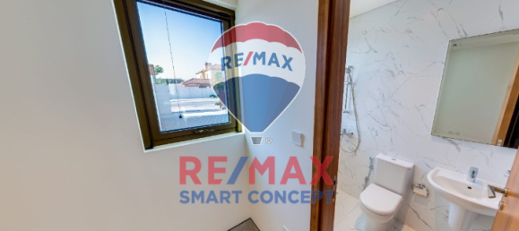 4 bedrooms Villa in Abu Dhabi, UAE No. 25854 11